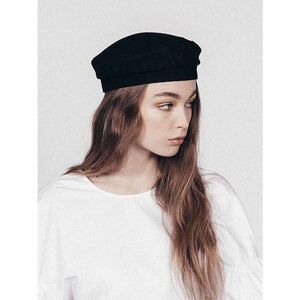 JANESSA LEONE Black Cap Hat European French Beret Preppy One Size Lightweight